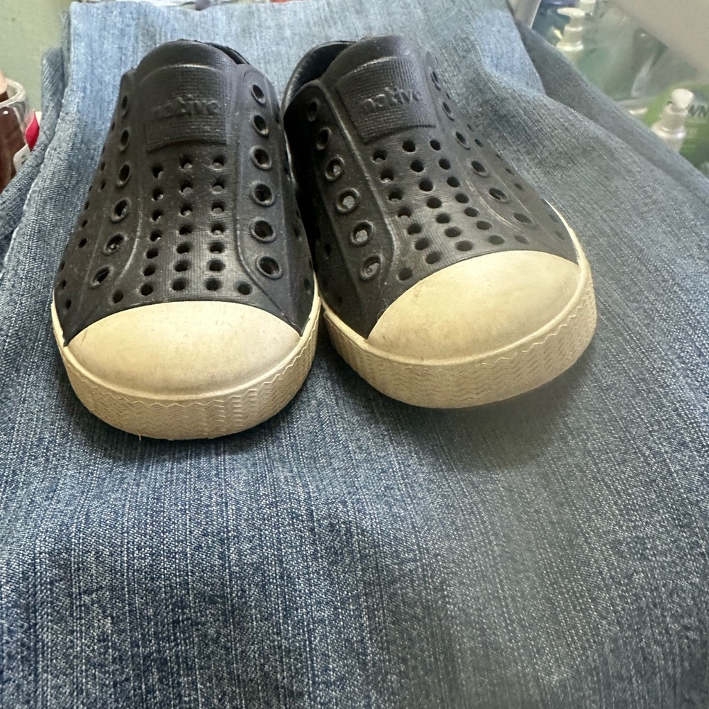 Native Kids Water Shoes - Black with Cream Soles